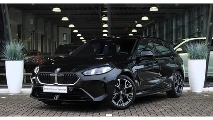 Gebruikt 2024 BMW 120 Comfort Edition Hatchback | € 33.950 (Eerlijke prijs)