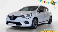 Gebruikt 2022 Renault Clio V Evolution Hatchback | € 13.935 (Eerlijke prijs)