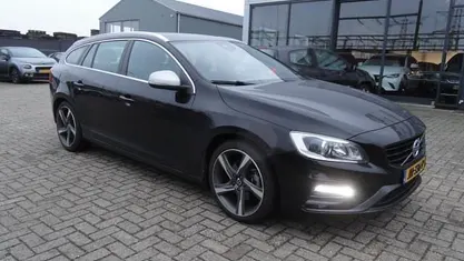 Gebruikt 2016 Volvo V60 R-Design Stationwagen | € 14.995 (Eerlijke prijs)