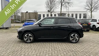 Zwart Occasion 2024 Suzuki Swift Style Hatchback | € 20.000 (Eerlijke prijs)