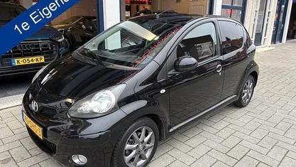 Occasion Toyota Aygo 68 PK (50 kW) 2011 Zwart Hatchback