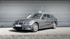 Grijs Gebruikt 2022 BMW 330e Basis Stationwagen | € 37.900 (Goede deal)
