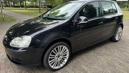 Zwart Gebruikt 2006 VW Golf IV Hatchback | € 1.499 (Eerlijke prijs)