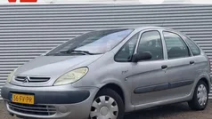 Grijs, metallic lak Gebruikt 2000 Citroën Xsara Picasso MPV | € 595 (Eerlijke prijs)