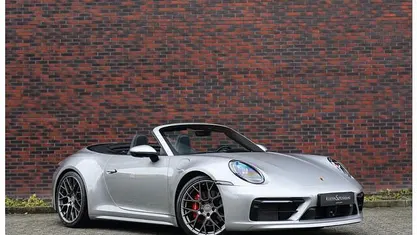 Grijs Occasion 2019 Porsche 911 Carrera 4S Cabriolet Chrono Cabriolet | € 149.950 (Eerlijke prijs)