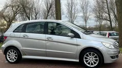 Grijs Gebruikt 2007 Mercedes B180 MPV | € 2.299 (Goede deal)