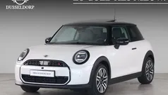 Gebruikt 2025 Mini Cooper S Classic Hatchback | € 42.300 (Eerlijke prijs)