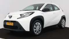 Wit Gebruikt 2023 Toyota Aygo Play Hatchback | € 19.945 (Goede deal)