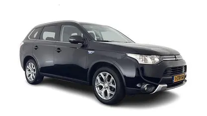 Zwart Gebruikt 2015 Mitsubishi Outlander Edition SUV | € 7.745 (Eerlijke prijs)
