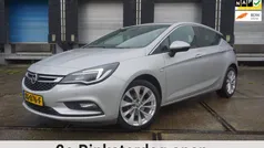 Grijs, metallic lak Gebruikt 2016 Opel Astra Edition Hatchback | € 9.995 (Eerlijke prijs)
