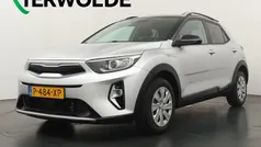 Grijs Gebruikt 2022 Kia Stonic SUV | € 19.795 (Eerlijke prijs)
