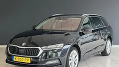 Zwart Gebruikt 2021 Skoda Octavia Business Line Stationwagen | € 16.745 (Eerlijke prijs)