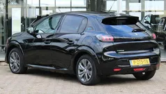 Gebruikt 2022 Peugeot e-208 Allure Hatchback | € 17.945 (Eerlijke prijs)
