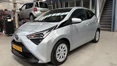 Grijs Gebruikt 2020 Toyota Aygo X-play Hatchback | € 11.150 (Eerlijke prijs)