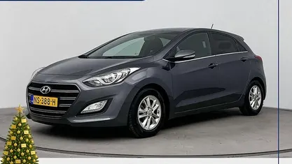 Grijs Gebruikt 2017 Hyundai i30 GO! Hatchback | € 12.900 (Eerlijke prijs)