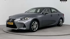 Grijs Gebruikt 2018 Lexus IS300h Business Edition Sedan | € 23.900 (Eerlijke prijs)