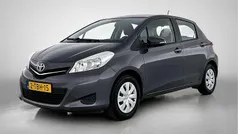 Grijs Gebruikt 2014 Toyota Yaris Hatchback | € 9.990 (Eerlijke prijs)