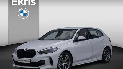 Wit Occasion 2021 BMW 118 Executive Hatchback | € 25.900 (Eerlijke prijs)