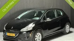 Zwart Gebruikt 2015 Peugeot 208 Access Hatchback | € 5.699 (Goede deal)