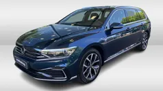 Blauw Gebruikt 2020 VW Passat Business Stationwagen | € 25.950 (Eerlijke prijs)