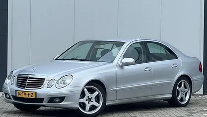 Grijs Gebruikt 2006 Mercedes E220 Avantgarde Sedan | € 2.990 (Goede deal)