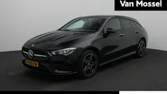 Zwart Gebruikt 2023 Mercedes CLA250e Shooting Brake AMG line Stationwagen | € 28.400 (Super prijs)