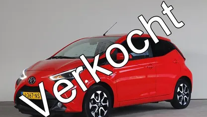 Gebruikt 2020 Toyota Aygo Play Hatchback | € 15.650 (Eerlijke prijs)