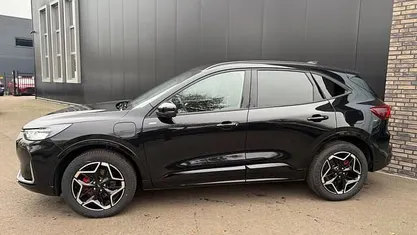 Occasion 2025 Ford Kuga ST-Line X SUV | € 42.800 (Goede deal)