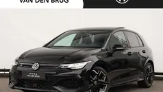 Zwart Gebruikt 2024 VW Golf VIII R-line Edition Hatchback | € 37.695 (Eerlijke prijs)