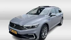 Grijs Gebruikt 2022 VW Passat GTE Stationwagen | € 24.450 (Eerlijke prijs)
