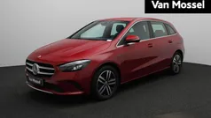 Rood Gebruikt 2021 Mercedes B250e Business MPV | € 26.845 (Eerlijke prijs)