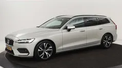 Gebruikt 2021 Volvo V60 Momentum Stationwagen | € 25.900 (Eerlijke prijs)