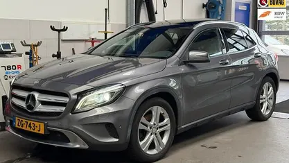 Grijs (metallic) Occasion 2014 Mercedes GLA250 SUV | € 19.988 (Eerlijke prijs)