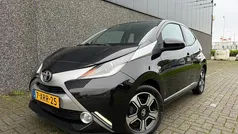 Zwart Gebruikt 2014 Toyota Aygo X-clusiv Hatchback | € 7.250 (Eerlijke prijs)