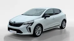 Gebruikt 2023 Renault Clio V Evolution Hatchback | € 17.935 (Eerlijke prijs)