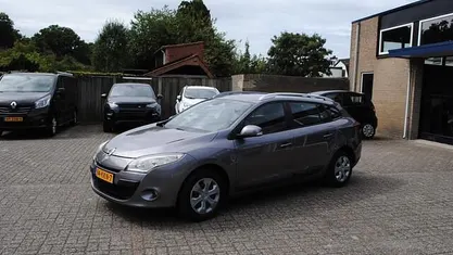Grijs Gebruikt 2010 Renault Mégane GrandTour Expression Stationwagen | € 2.750 (Eerlijke prijs)