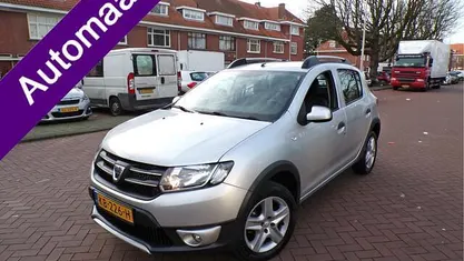 Grijs Gebruikt 2016 Dacia Sandero Lauréate Hatchback | € 8.644 (Eerlijke prijs)