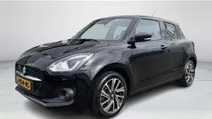 Zwart Gebruikt 2020 Suzuki Swift Hatchback | € 13.990 (Eerlijke prijs)
