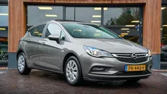 Gebruikt 2017 Opel Astra Edition Hatchback | € 12.900 (Goede deal)