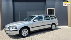 Grijs, metallic lak Gebruikt 2004 Volvo V70 Stationwagen | € 1.950 (Eerlijke prijs)