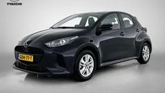 Zwart metallic Gebruikt 2024 Mazda 2 Center-Line Hatchback | € 21.895 (Eerlijke prijs)