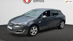 Grijs Gebruikt 2013 Opel Astra Hatchback | € 7.650 (Eerlijke prijs)
