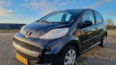 Zwart Gebruikt 2011 Peugeot 107 Hatchback | € 2.699 (Eerlijke prijs)