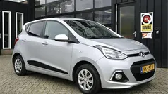 Grijs, metallic lak Gebruikt 2017 Hyundai i10 GO! Hatchback | € 7.299 (Eerlijke prijs)