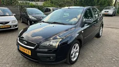 Zwart Gebruikt 2005 Ford Focus Hatchback | € 1.750 (Eerlijke prijs)