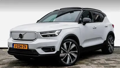 Occasion 2020 Volvo XC40 R-Design SUV | € 21.740 (Eerlijke prijs)