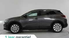 Grijs, metallic lak Gebruikt 2020 Opel Grandland X Ultimate SUV | € 23.950 (Eerlijke prijs)
