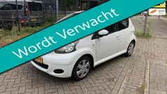 Wit Gebruikt 2011 Toyota Aygo Comfort Hatchback | € 2.745 (Eerlijke prijs)