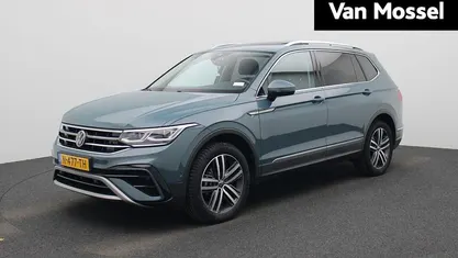 Blauw Occasion 2022 VW Tiguan Elegance SUV | € 36.445 (Eerlijke prijs)