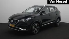 Zwart Gebruikt 2020 MG ZS Luxury Sedan | € 14.295 (Eerlijke prijs)